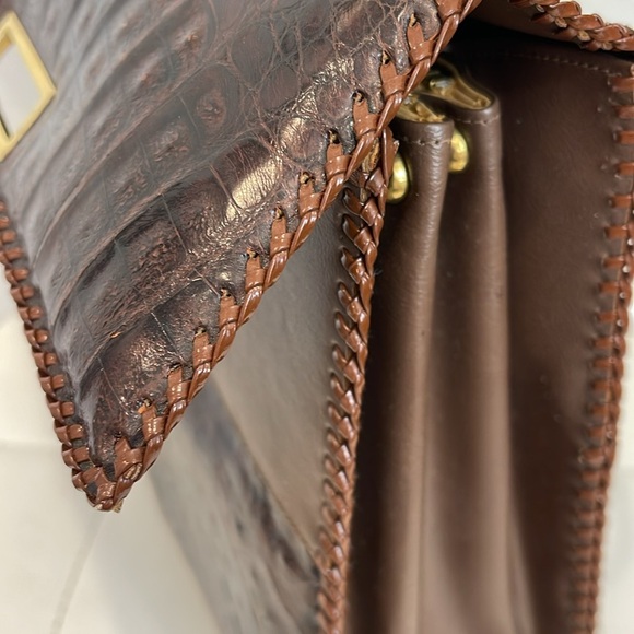 Vintage Genuine Alligator Handcrafted Handbag - Picture 4 of 9